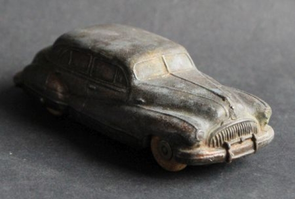 National Production Buick Roadmaster Sedan 1949 DieCast Advertisingmodel (2630)